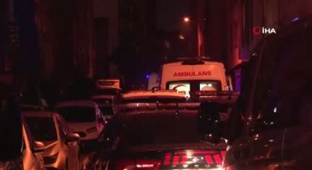 Ümraniye'de bir kişi, oğlu ve kardeşini öldürdü