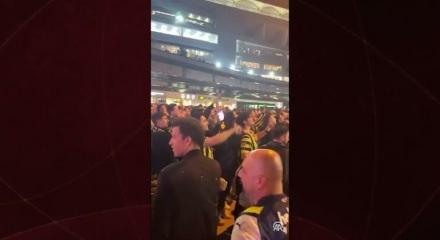 Fenerbahçeli taraftarlar, Galatasaray'ın mağlubiyetini kutladı