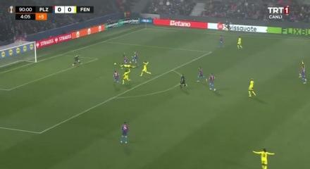 Fenerbahçe'nin penaltı beklediği pozisyon