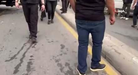 Fethiye'de freni patlayan kamyon, öğrenci servisine çarptı