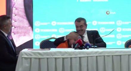 Milli Eğitim Bakanı Tekin'den Bursa ve Balıkesir'deki okullara sürpriz ziyaret