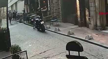 Önüne gelene kurşun yağdırdı! İstikal caddesindeki dehşet anları güvenlik kamerasında