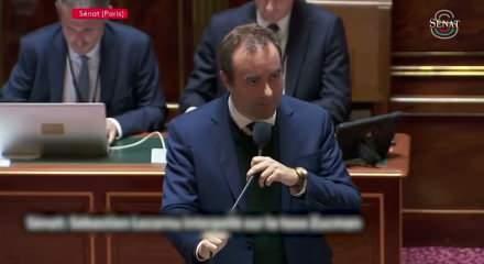 Fransa'da hükümet krizi bütçe oylamasında kendisini gösterdi