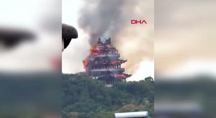 1500 yıllık tapınak alevlere teslim oldu