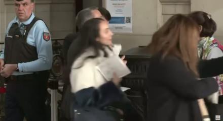 5 yıl hepse mahkum edilen Sarkozy serbest bırakıldı