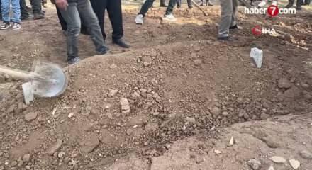 7 gün sonra cesedi bulunan otizmli Veysel Elazığ'da toprağa verildi