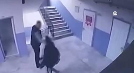 Otizmli öğrenciyi iterek merdivenden düşüren okul müdürüne soruşturma