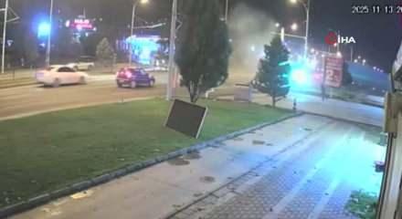 Malatya'da tıra ve halk otobüsüne çarpan otomobildeki 2 kişi hayatını kaybetti