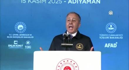 Bakan Yerlikaya: "Dünyanın en büyük konut seferberliğiyle, eşi benzeri görülmemiş bir mücadele veriyoruz"