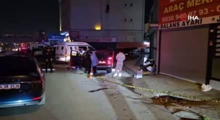 Büyükçekmece'de çıkan silahlı kavgada 2 kişi hayatını kaybetti, 1 kişi ağır yaralandı