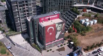 CHP İstanbul İl Binası'na "dışkılı saldırı"