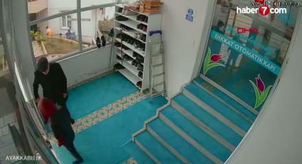Cuma namazına gittiği camide kalp krizi geçirdi! O anlar kamerada