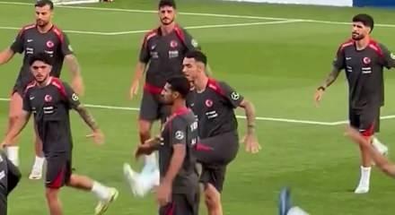 Emirhan Topçu sakatlığı nedeniyle Milli Takım aday kadrodan çıkartıldı