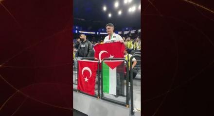 Fenerbahçeli taraftarlardan Maccabi maçı öncesi Filistin göndermesi