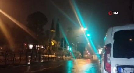 İstanbul'da 5 araç birbirine girdi!