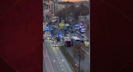 İsveç'te 2 katlı otobüs durağa daldı: 3 ölü, 3 yaralı