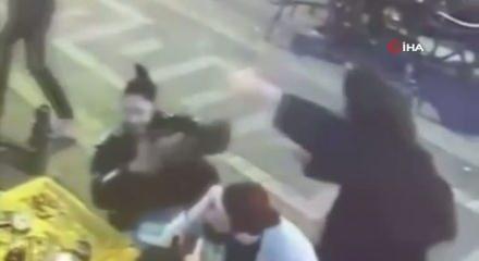 Kadıköy’de dehşet!  Kadın kadını yaktı...