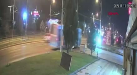 Malatya’da tır, otobüs ve otomobilin karıştığı zincirleme kaza: 2 kişi öldü