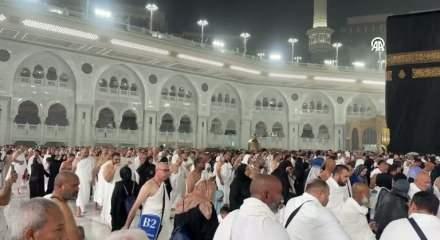 Mekke'de etkili olan sağanak Kabe'de görüntülendi