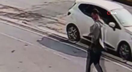 Park halindeki aracı çizip hiçbir şey olmamış gibi yoluna devam etti