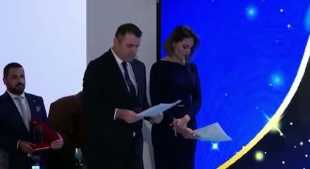 Başkan Mehmet Kasım Gülpınar'a 'Yılın En Şeffaf Belediye Başkanı' onur ödülü verildi