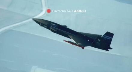 Bayraktar KIZILELMA simüle atışta F-16'ya kilitlendi tam isabetle imha etti