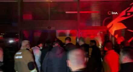 Hatay'da oto galeri yandı; binadan kaçmaya çalışan 2 kişi öldü!