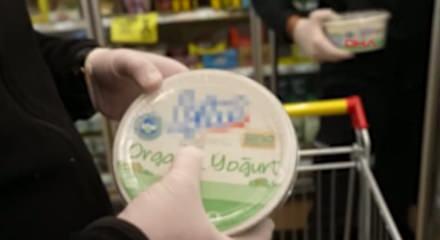 Market denetimlerinde şok eden görüntüler! Raflarındaki tarihi geçmiş tüm ürünler imha edildi