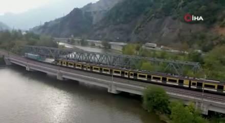 Milli Banliyö Tren Seti Projesi kapsamında üretilen dördüncü tren seti Gaziantep Büyükşehir Belediyesi’ne ulaştı