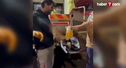 Temizlik görevlileri, çöpte buldukları para ve altınları sahibine teslim etti