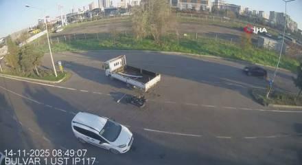 Yüreklerin ağza geldiği motor kazaları kamerada