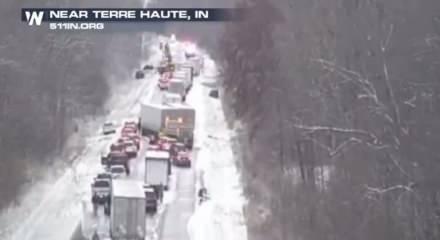 ABD’nin Indiana eyaletinde 50’den fazla araç birbirine girdi