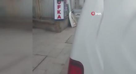 Bıçakla dehşet saçmıştı: O anlar kamerada