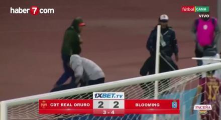Blooming ile Real Oruro arasında oynanan maç savaş alanına döndü