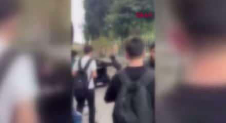 Bu neyin kini! Güngören'de lise önünde kan donduran olay