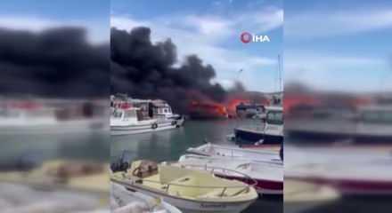 Çeşme'de yangın paniği: Tekneler alevler içinde kaldı