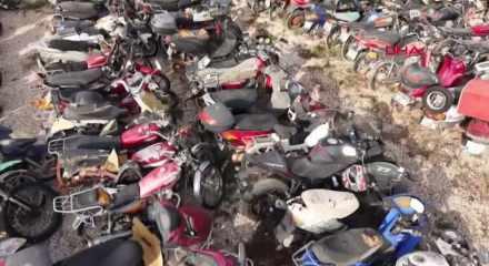 'Hacizli bagaj kapağı' 3 yıldır otoparkta bekliyor!