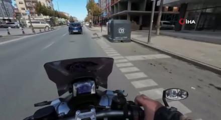 Birbirine yol veren vatandaşların diyaloğu herkesi güldürdü