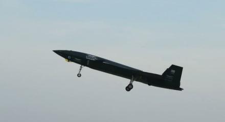 Kızılelma'nın performans test uçuşu başarıyla tamamlandı.