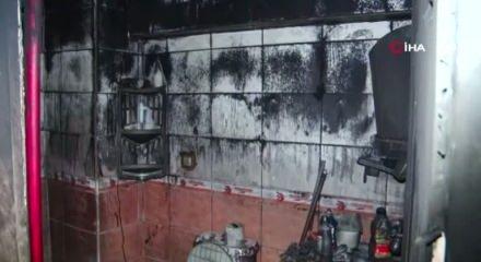 Psikolojik sorunları olduğu iddia edilen kişi evini ateşe verdi, balkona çıkıp izledi