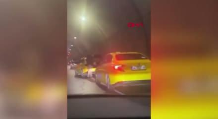 Taksici ile motosiklet sürücüsü kavgasında kan aktı