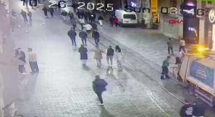 Taksim’de kaldırımda uyuyan kişinin cebinden telefonunu çalan şüpheli tutuklandı