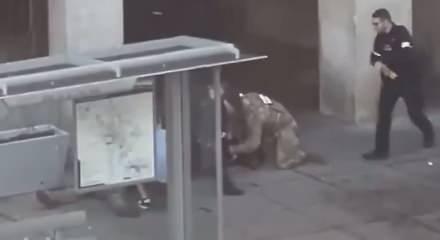 Washington'da 2 ABD askerini öldüren saldırganın etkisiz hale getirildiği anlar