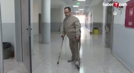 Yanlış iğneyle engelli kalan Veli öğretmen 22 yıldır azmiyle öğrencilerine örnek oluyor