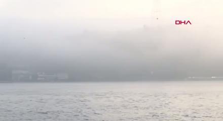 Boğaz trafiğine sis engeli