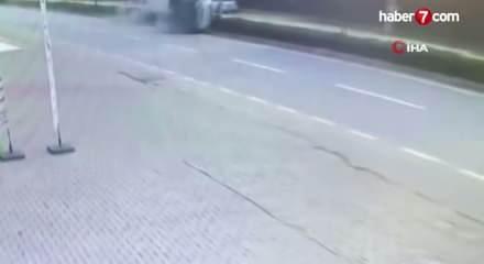 Bursa'da korkutan kaza! Taklalar atan otomobilden burnu kanamadan çıktı