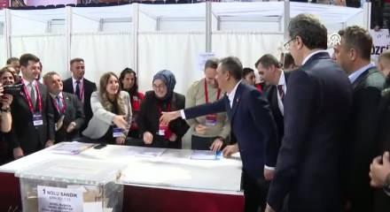 CHP ldieri Özgür Özel'den parti içi ihraçlara yönelik açıklamalar