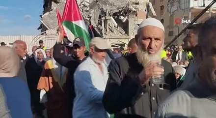 Gazze'de yıkıntıların ortasında 54 çift için toplu nikah töreni düzenlendi