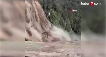 Güney Asya'daki sel ve toprak kaymalarında can kaybı bin 700'ü aştı