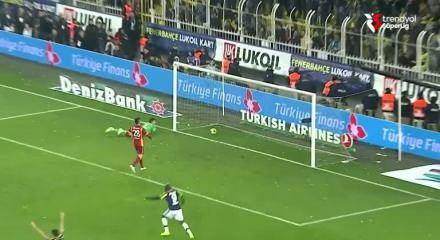 Kimisi son dakika, kimisi 40 metreden! Fenerbahçe - Galatasaray derbilerinde atılan ve asla unutulmayan goller